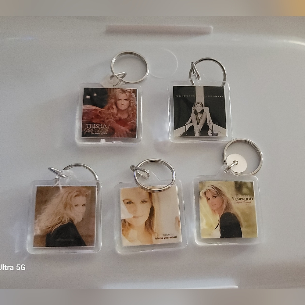 New 5 Trisha Yearwood Keychains